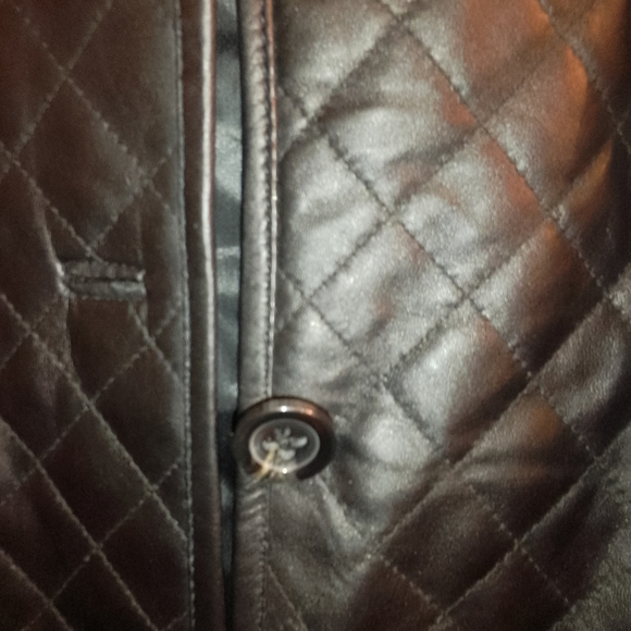 Neiman Marcus Black Quilted Trench Coat - Picture 3 of 9